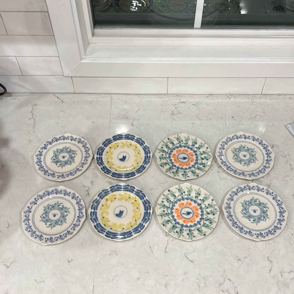 NEW Anthropologie Dessert Plates Set of 8 Bees Cats Birds
6.5” diameter